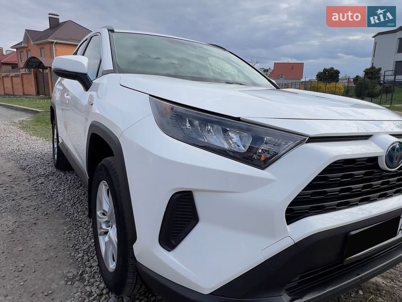 Внедорожник / Кроссовер Toyota RAV4 2019 в Чернигове
