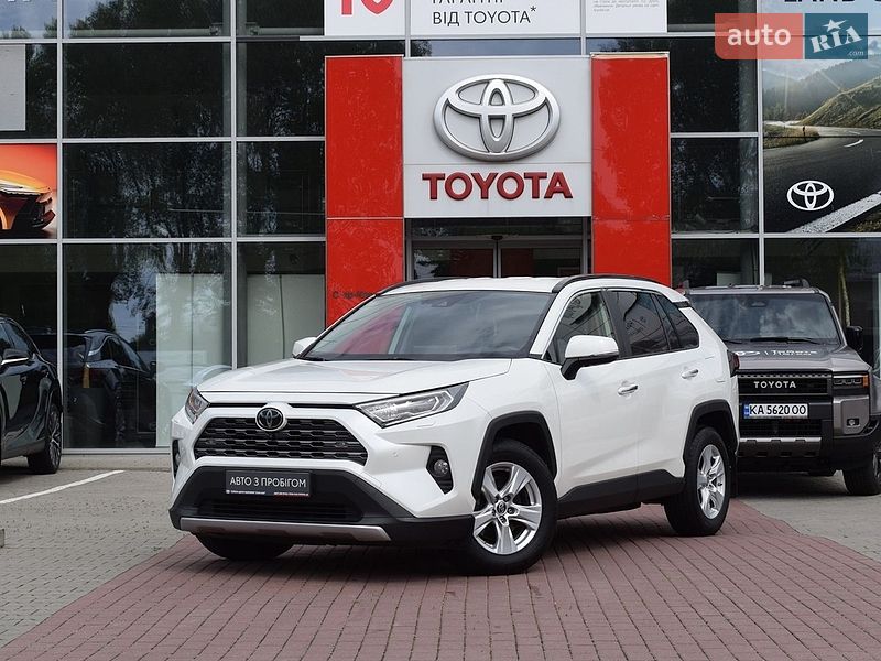Внедорожник / Кроссовер Toyota RAV4 2019 в Житомире