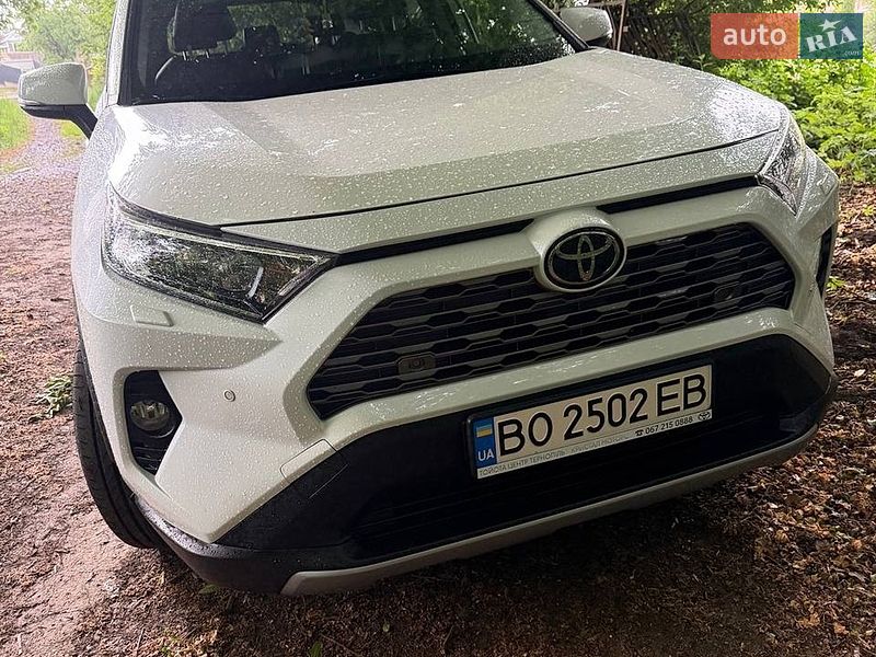 Внедорожник / Кроссовер Toyota RAV4 2021 в Тернополе