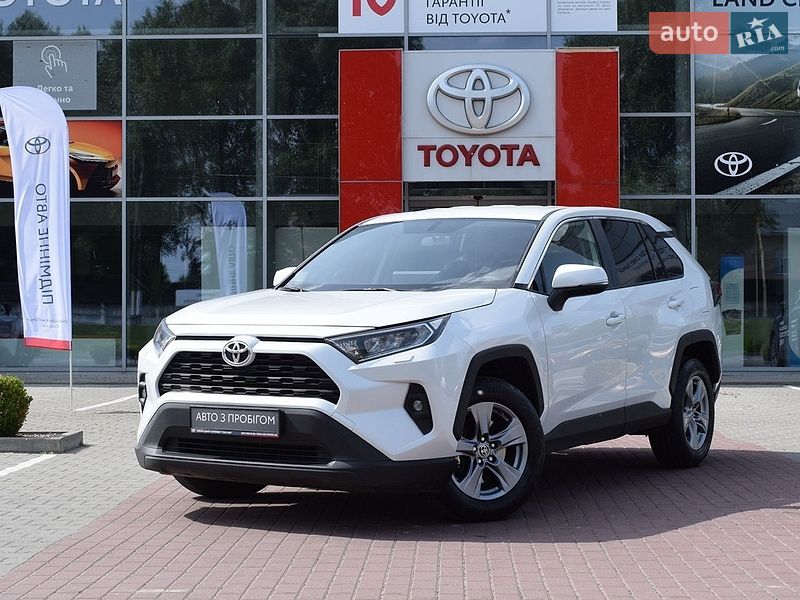Внедорожник / Кроссовер Toyota RAV4 2023 в Житомире