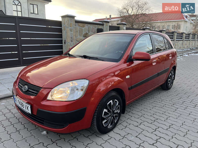 Хэтчбек Kia Rio 2006 в Надворной