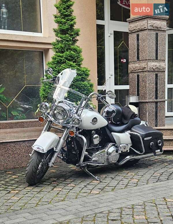 Мотоцикл Круизер Harley-Davidson Road King 2010 в Львове Мотоцикл Круизер Harley-Davidson Road King 2010 в Львове