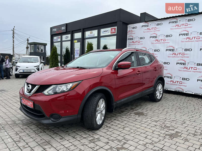 Внедорожник / Кроссовер Nissan Rogue Sport 2017 в Львове