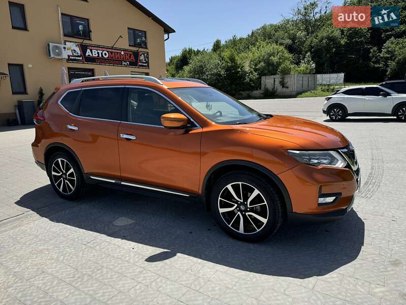 Внедорожник / Кроссовер Nissan Rogue 2018 в Чорткове