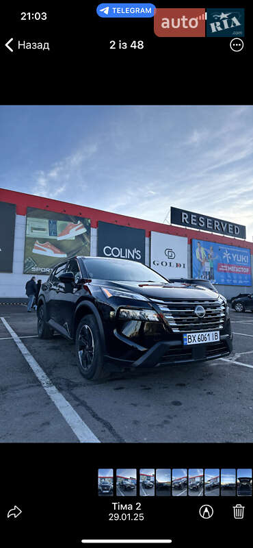 Внедорожник / Кроссовер Nissan Rogue 2023 в Киеве