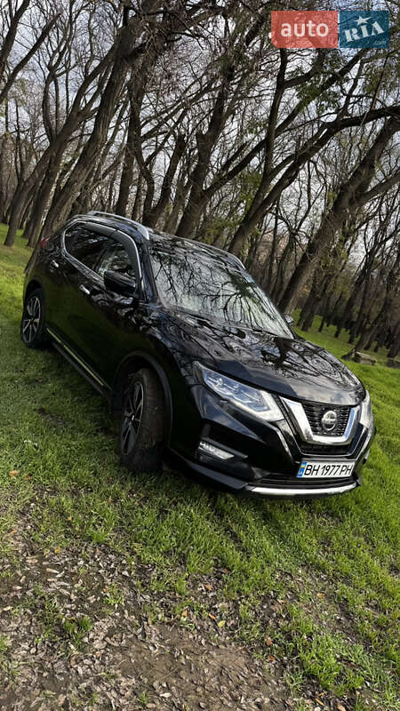 Внедорожник / Кроссовер Nissan Rogue 2017 в Одессе