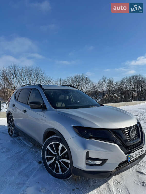 Внедорожник / Кроссовер Nissan Rogue 2018 в Тернополе