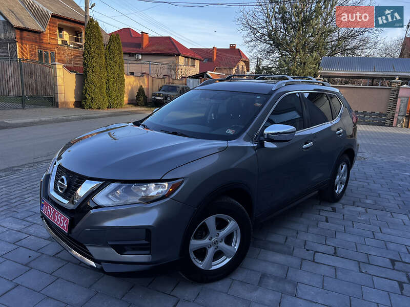 Внедорожник / Кроссовер Nissan Rogue 2017 в Ужгороде