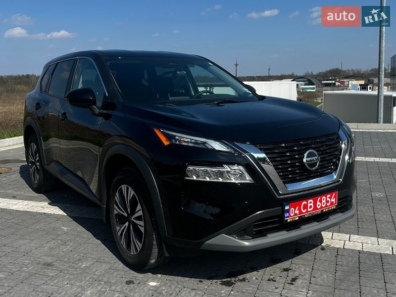 Внедорожник / Кроссовер Nissan Rogue 2023 в Львове