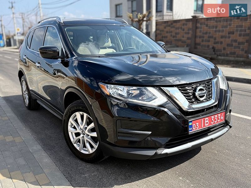 Внедорожник / Кроссовер Nissan Rogue 2017 в Киеве
