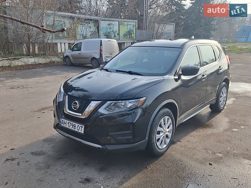Внедорожник / Кроссовер Nissan Rogue 2017 в Каменском