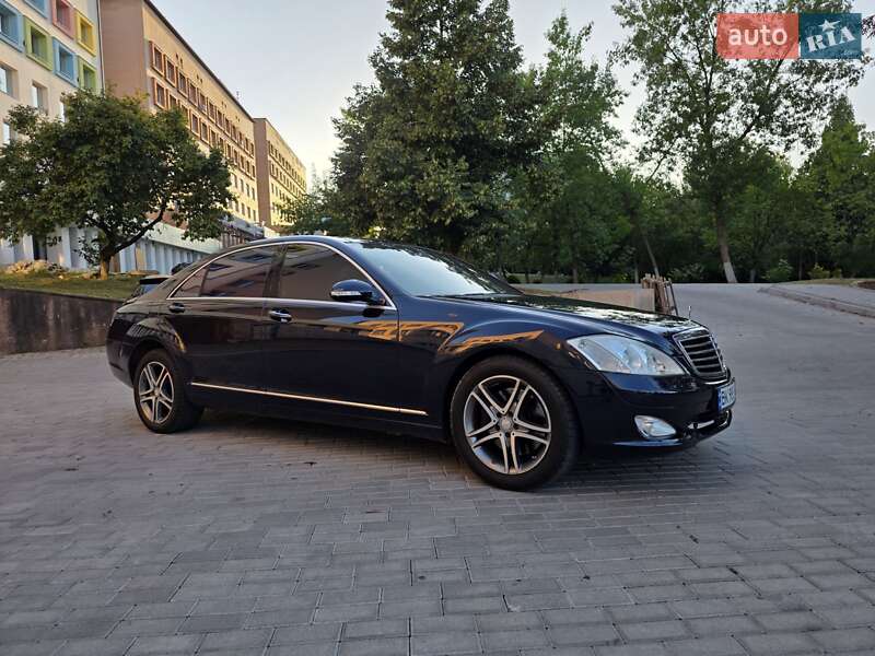Седан Mercedes-Benz S-Class 2007 в Ровно Седан Mercedes-Benz S-Class 2007 в Ровно