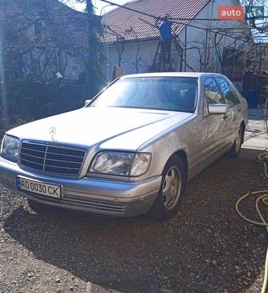 Седан Mercedes-Benz S-Class 1998 в Иршаве