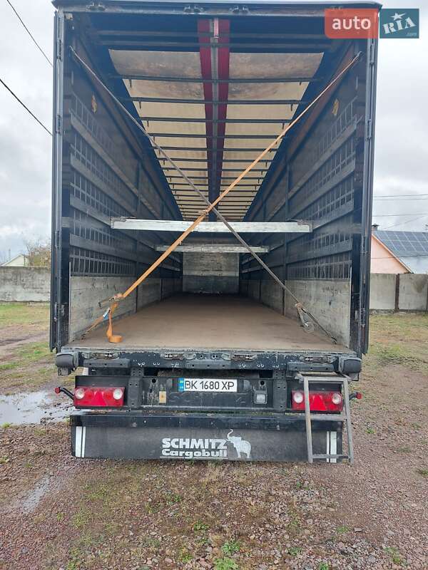 Бортовой полуприцеп Schmitz Cargobull S01 2010 в Сарнах