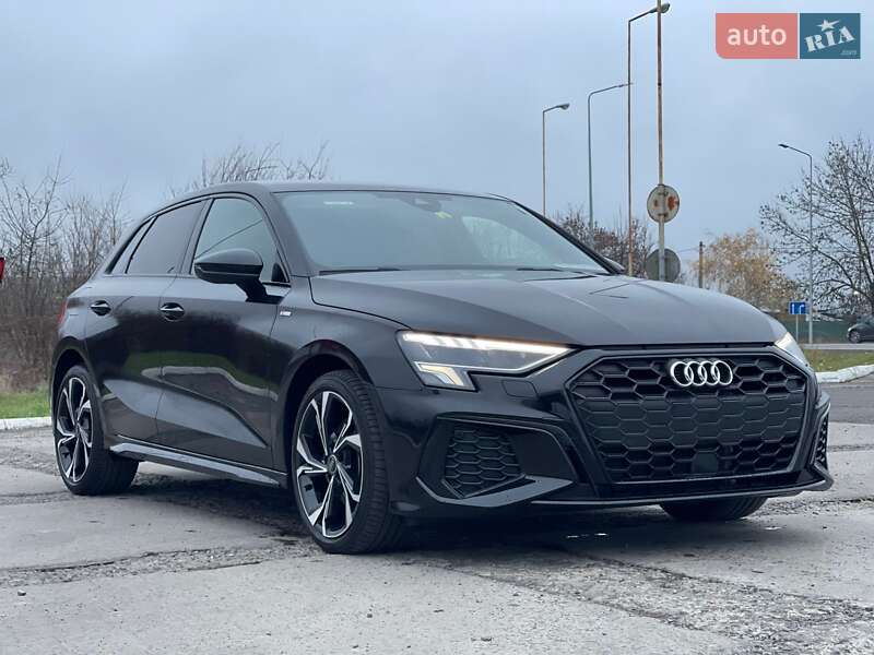 Хэтчбек Audi S3 Sportback 2021 в Ужгороде