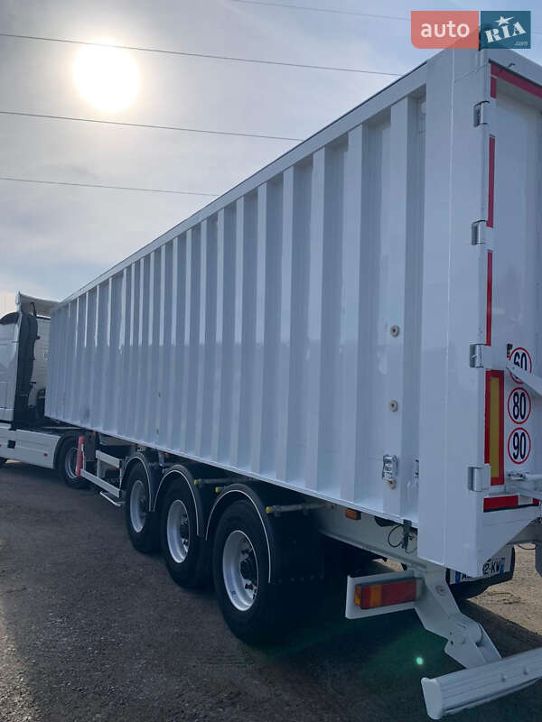 Самосвал полуприцеп Benalu С34 2003 в Виннице