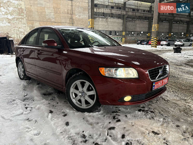 Седан Volvo S40 2009 в Луцке