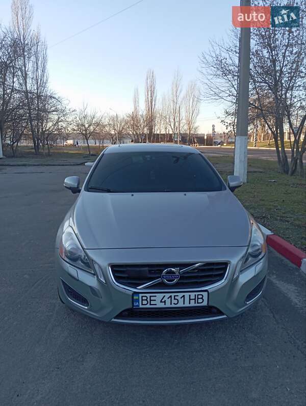Седан Volvo S60 2013 в Николаеве