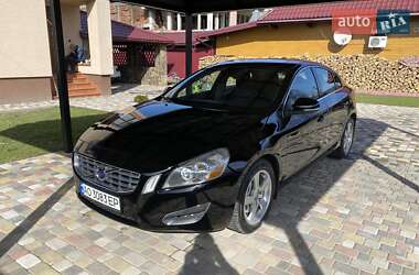 Седан Volvo S60 2011 в Тячеві
