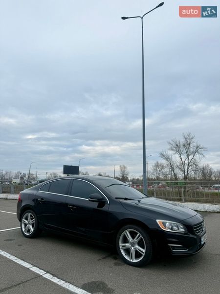 Седан Volvo S60 2015 в Киеве