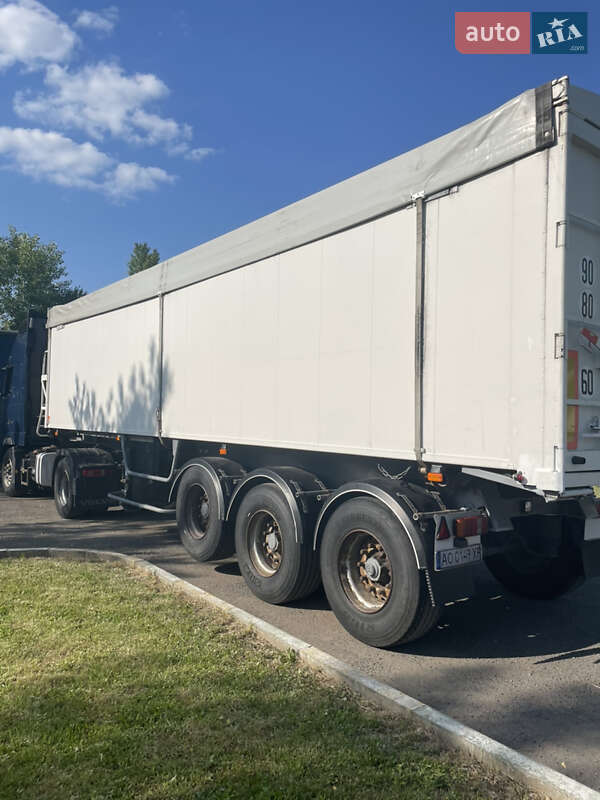 Зерновоз - полуприцеп STAS SA 338 2001 в Ужгороде Зерновоз - полуприцеп STAS SA 338 2001 в Ужгороде