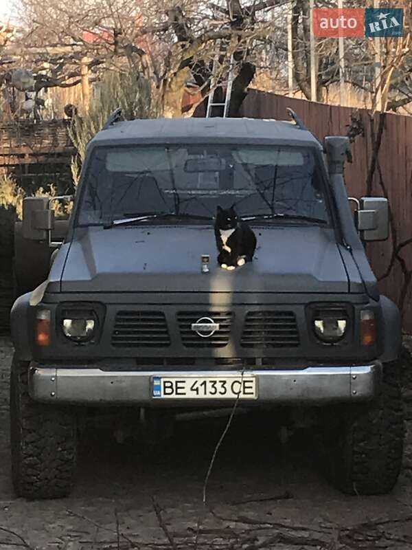 Внедорожник / Кроссовер Nissan Safari 1990 в Одессе