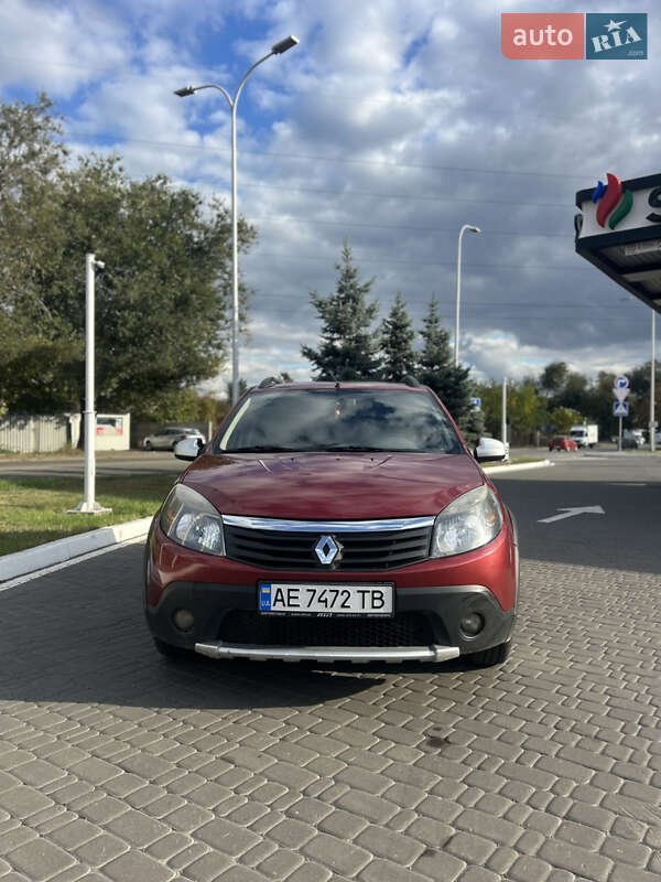 Позашляховик / Кросовер Renault Sandero StepWay 2011 в Дніпрі Позашляховик / Кросовер Renault Sandero StepWay 2011 в Дніпрі