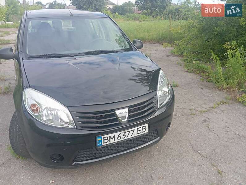 Хэтчбек Dacia Sandero 2011 в Мене Хэтчбек Dacia Sandero 2011 в Мене