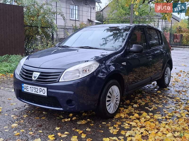 Хэтчбек Dacia Sandero 2012 в Кривом Роге Хэтчбек Dacia Sandero 2012 в Кривом Роге