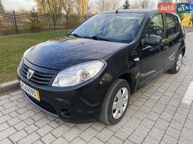 Хэтчбек Dacia Sandero 2011 в Ивано-Франковске