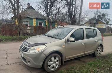 Хетчбек Renault Sandero 2012 в Полтаві