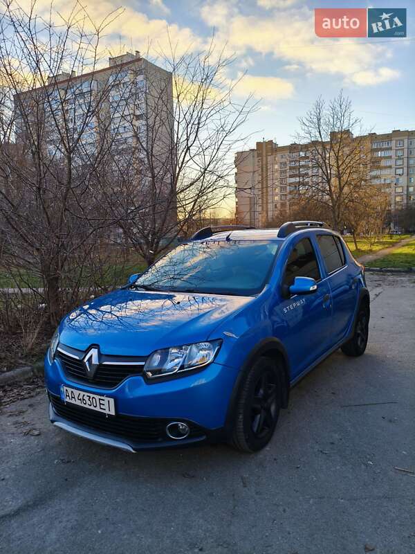 Хэтчбек Renault Sandero 2016 в Киеве