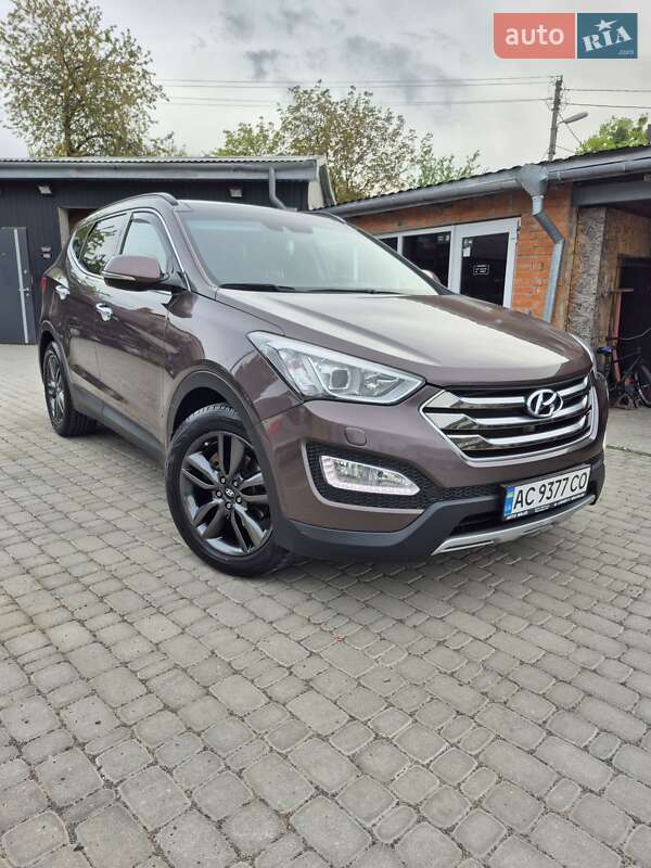 Внедорожник / Кроссовер Hyundai Santa FE 2014 в Нововолынске Внедорожник / Кроссовер Hyundai Santa FE 2014 в Нововолынске