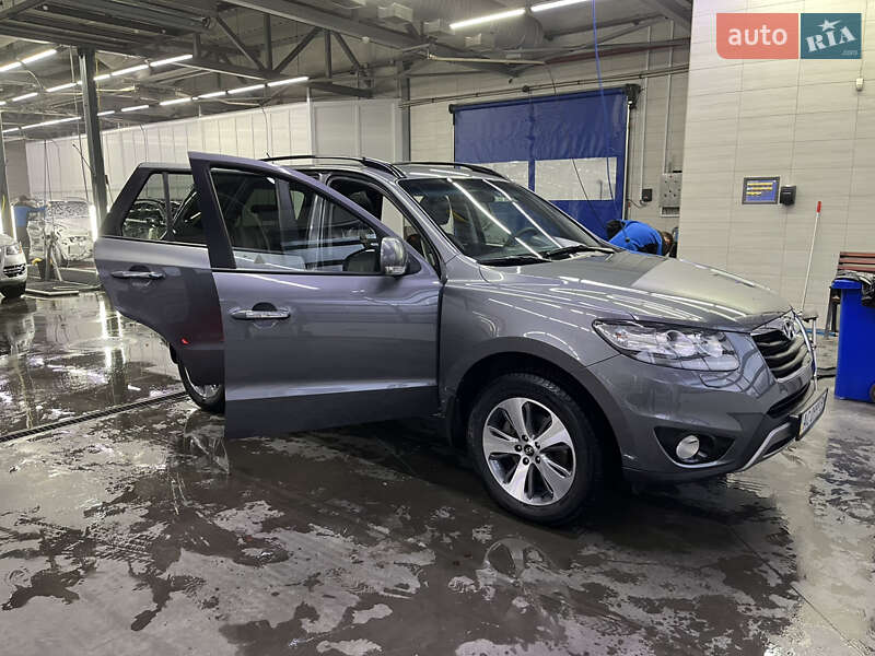 Внедорожник / Кроссовер Hyundai Santa FE 2012 в Луцке