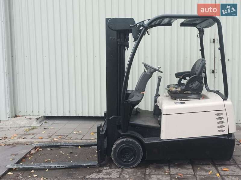 Вилочный погрузчик Crown SC 2010 в Львове