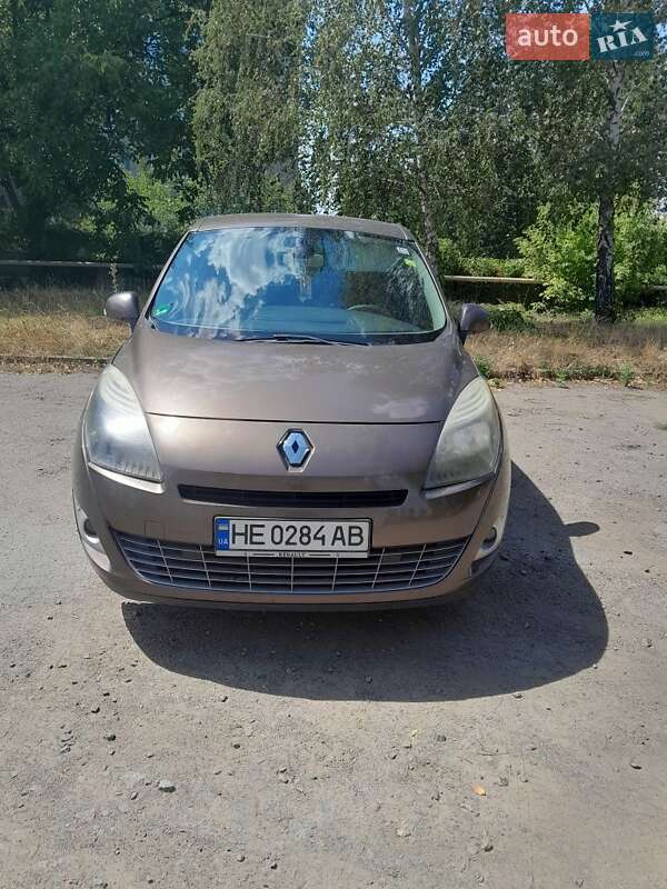 Минивэн Renault Scenic 2010 в Первомайске Минивэн Renault Scenic 2010 в Первомайске
