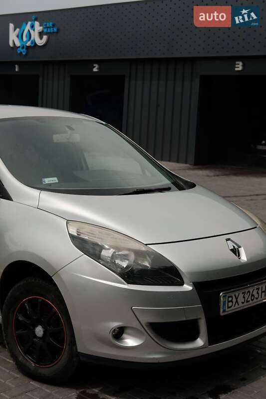 Минивэн Renault Scenic 2011 в Каменец-Подольском
