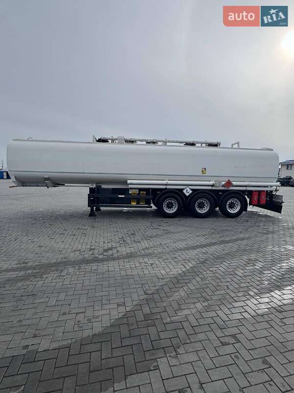Цистерна полуприцеп SACIM SCX 2001 в Кременчуге Цистерна полуприцеп SACIM SCX 2001 в Кременчуге