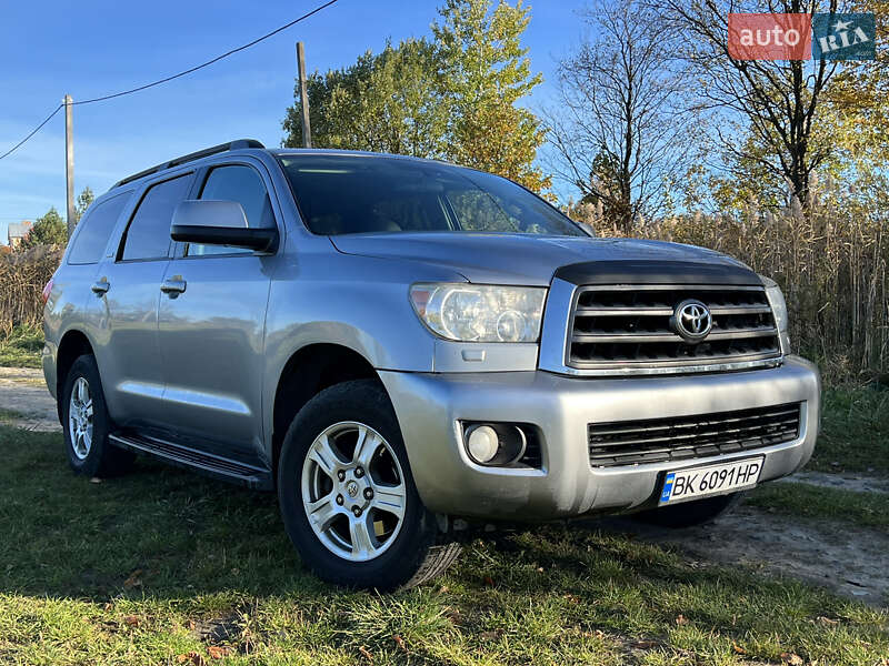 Внедорожник / Кроссовер Toyota Sequoia 2012 в Дрогобыче