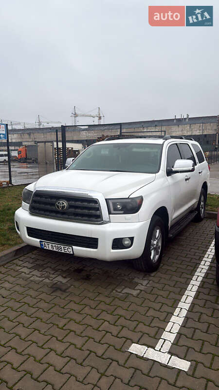 Внедорожник / Кроссовер Toyota Sequoia 2011 в Каменец-Подольском