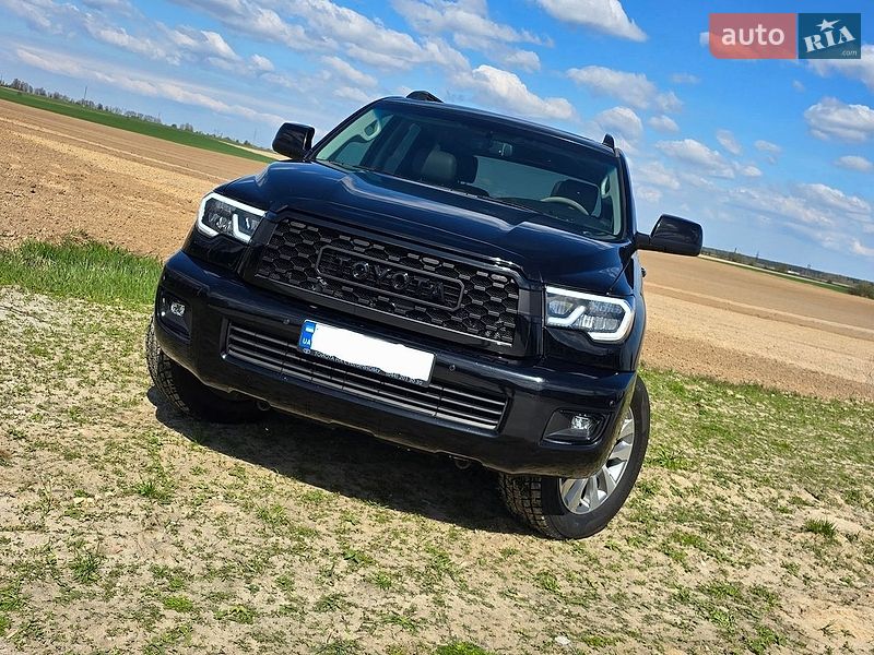 Внедорожник / Кроссовер Toyota Sequoia 2013 в Киеве