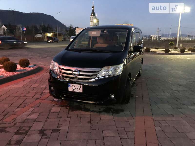 Минивэн Nissan Serena 2012 в Хусте Минивэн Nissan Serena 2012 в Хусте
