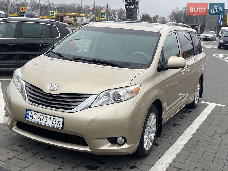 Минивэн Toyota Sienna 2010 в Луцке Минивэн Toyota Sienna 2010 в Луцке
