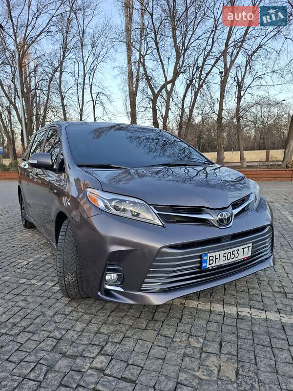 Минивэн Toyota Sienna 2019 в Одессе