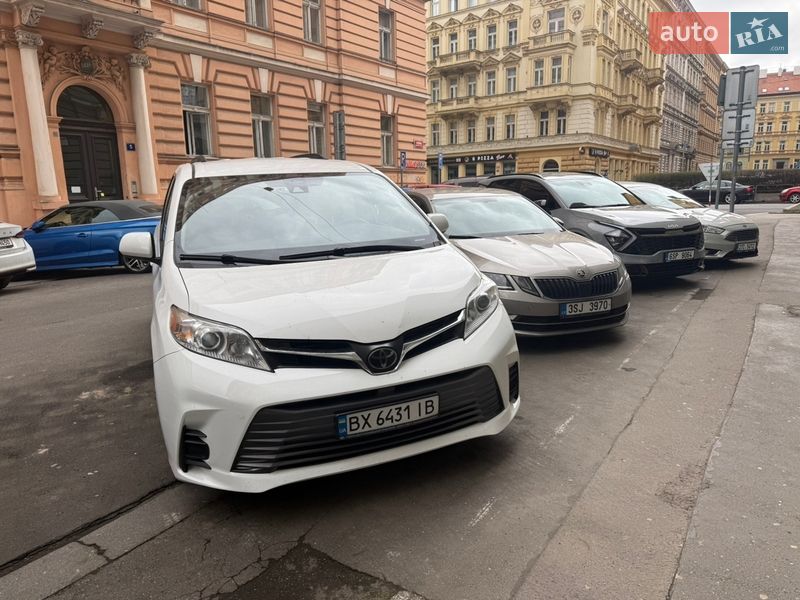 Минивэн Toyota Sienna 2019 в Хмельницком