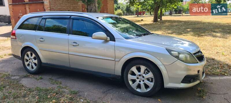 Хэтчбек Opel Signum 2006 в Черкассах Хэтчбек Opel Signum 2006 в Черкассах