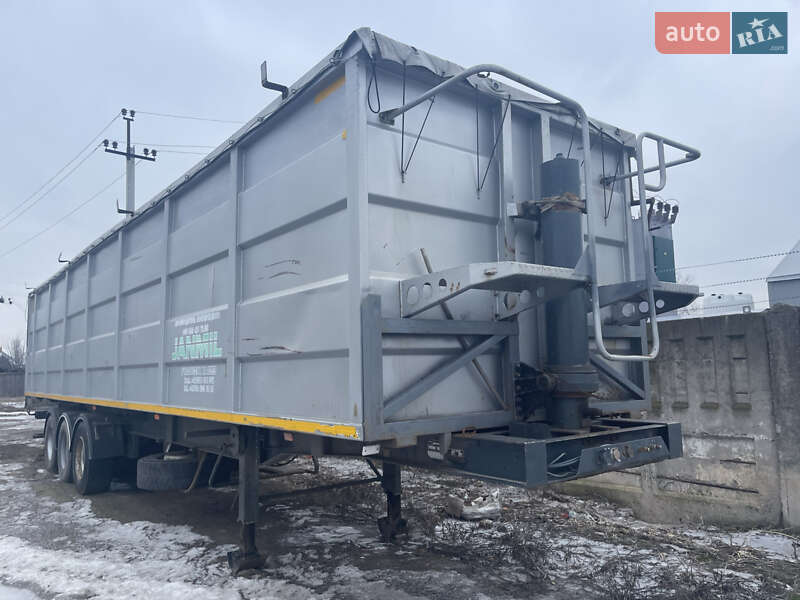 Зерновоз - напівпричіп Novatrail SKI 2001 в Миргороді