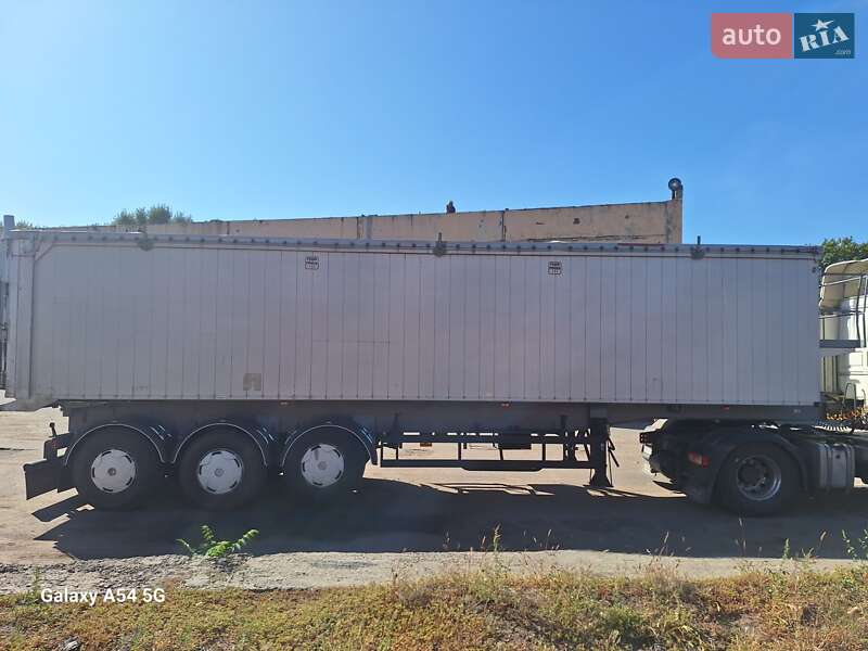 Самосвал полуприцеп Renders SKM 2003 в Кропивницком