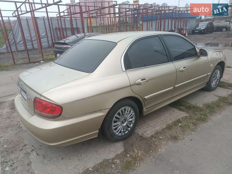Седан Hyundai Sonata 2004 в Києві