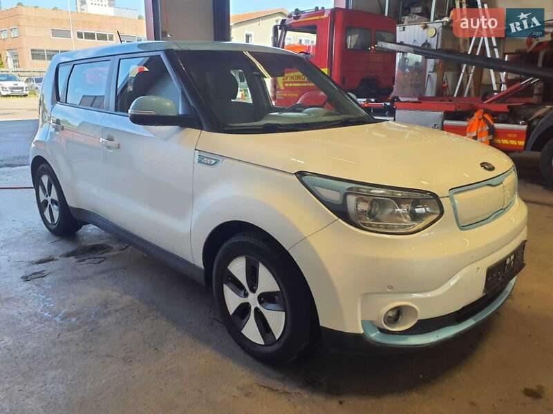 Внедорожник / Кроссовер Kia Soul EV 2015 в Киеве Внедорожник / Кроссовер Kia Soul EV 2015 в Киеве